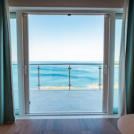 Vista Apartment *